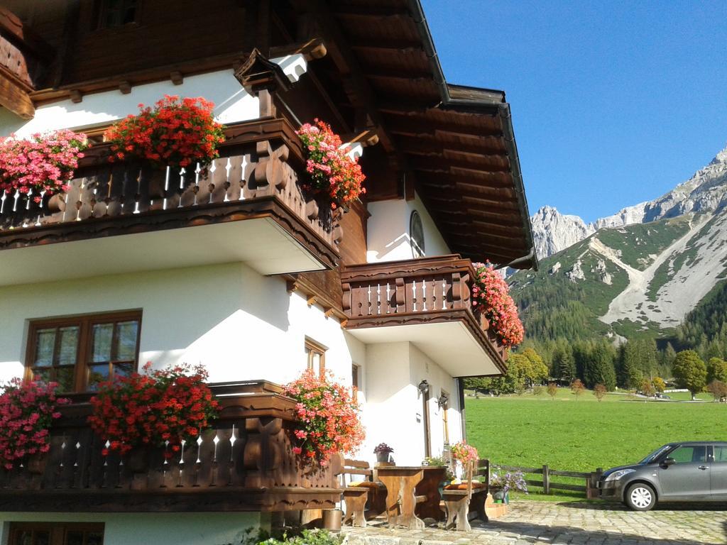 Alpenhaus Birkhahn Guest House Ramsau am Dachstein エクステリア 写真